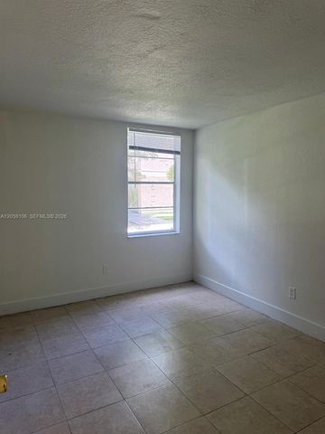 1875 W 56th St 109, Hialeah, FL 33012