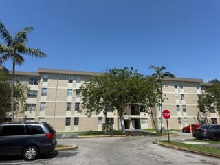 1875 W 56th St 109, Hialeah, FL 33012