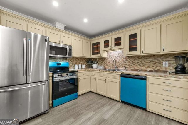 2570 Spring Drive SE, Smyrna, GA 30080