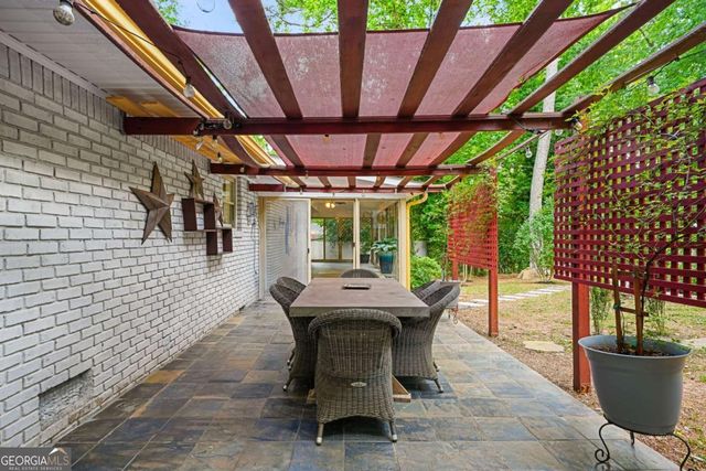 2570 Spring Drive SE, Smyrna, GA 30080