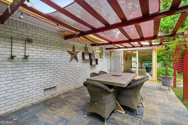 2570 Spring Drive SE, Smyrna, GA 30080