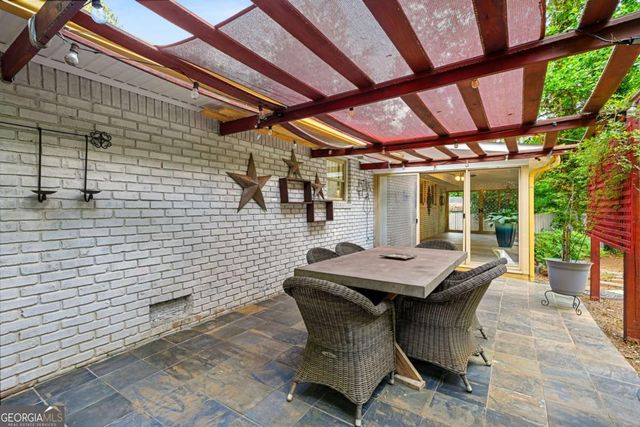 2570 Spring Drive SE, Smyrna, GA 30080