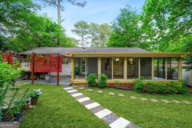 2570 Spring Drive SE, Smyrna, GA 30080