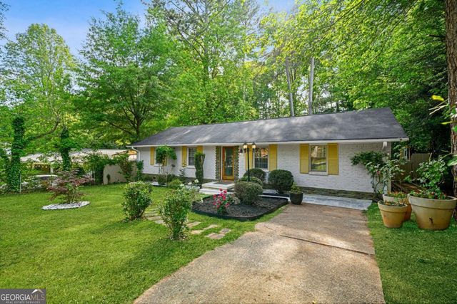 2570 Spring Drive SE, Smyrna, GA 30080