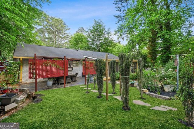 2570 Spring Drive SE, Smyrna, GA 30080