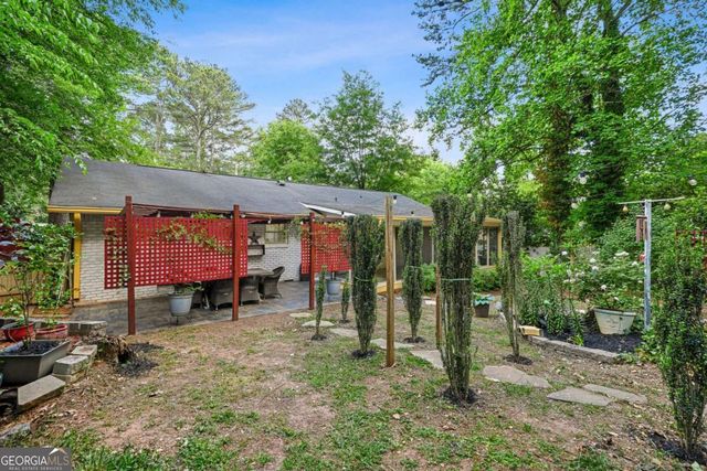 2570 Spring Drive SE, Smyrna, GA 30080