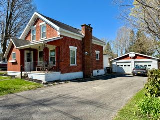 8 Franklin Street, Chateaugay, NY 12920