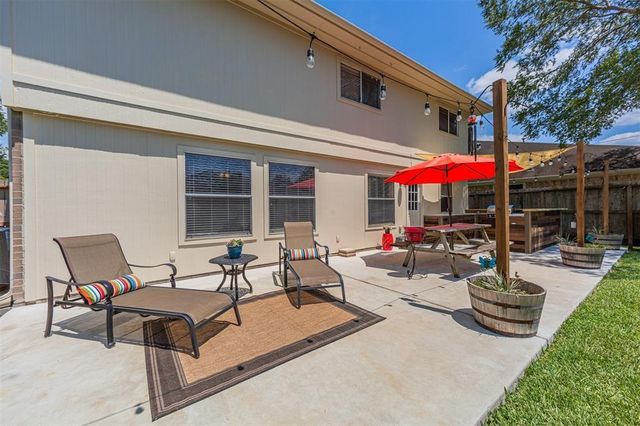 17106 Summer Hollow Drive, Sugar Land, TX 77498