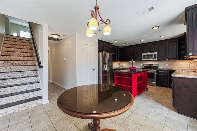 17106 Summer Hollow Drive, Sugar Land, TX 77498