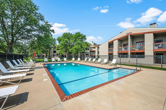 350 Shelard Parkway 106, Saint Louis Park, MN 55426