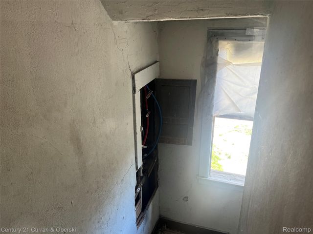 47 W Arizona Street, Detroit, MI 48203