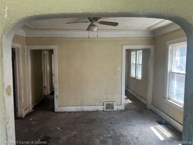 47 W Arizona Street, Detroit, MI 48203