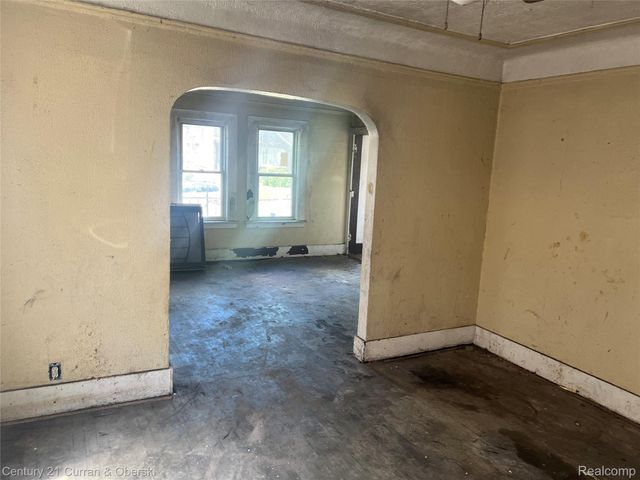47 W Arizona Street, Detroit, MI 48203