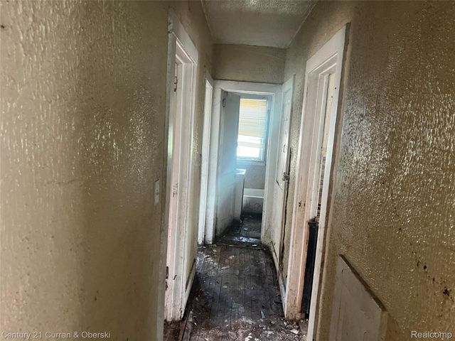 47 W Arizona Street, Detroit, MI 48203