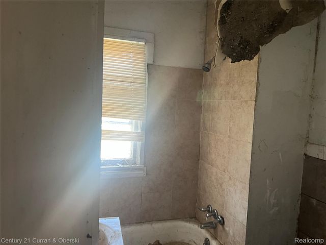 47 W Arizona Street, Detroit, MI 48203