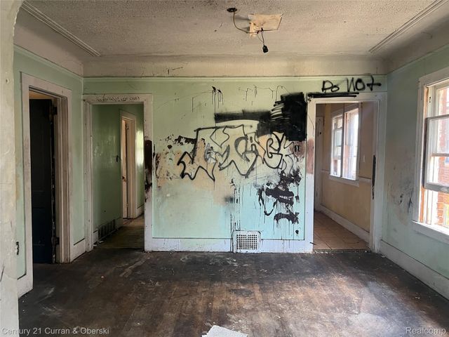 47 W Arizona Street, Detroit, MI 48203