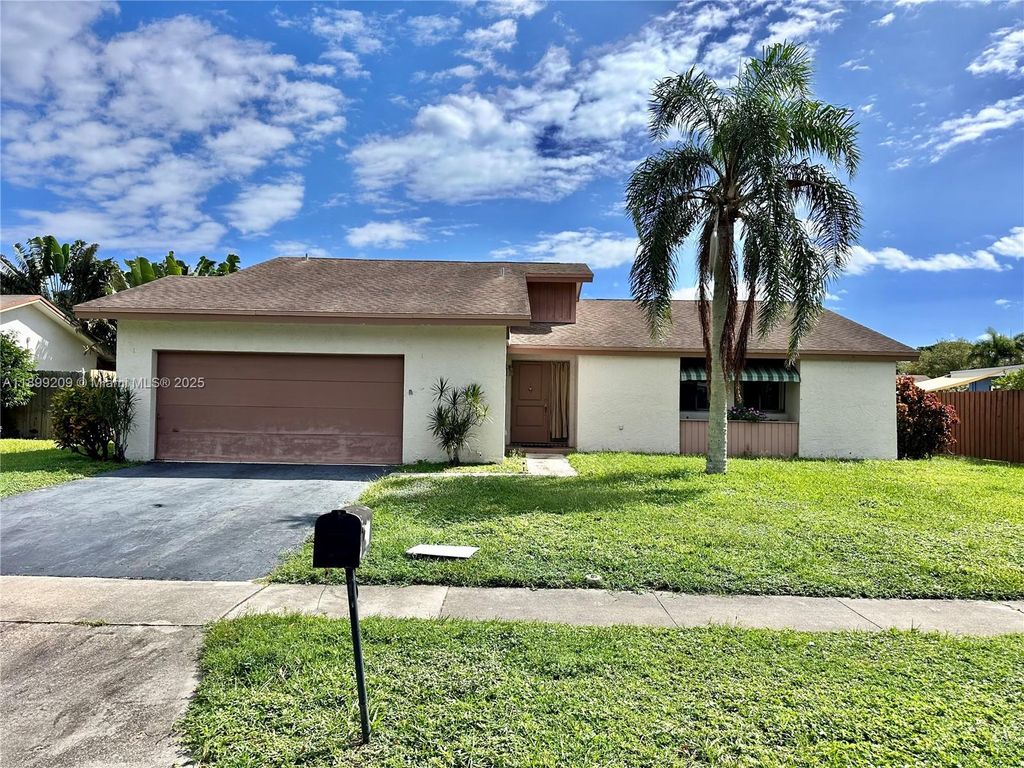 880 NW 49th Ave, Coconut Creek, FL 33063