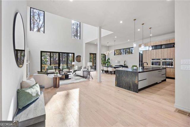 633 Pauley Place, Sandy Springs, GA 30328