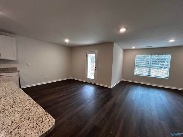 9946 Sequoyah Cove Drive SE, Owens Cross Roads, AL 35763