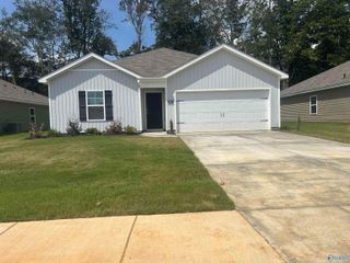 9946 Sequoyah Cove Drive SE, Owens Cross Roads, AL 35763