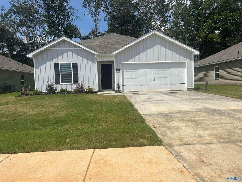 9946 Sequoyah Cove Drive SE, Owens Cross Roads, AL 35763