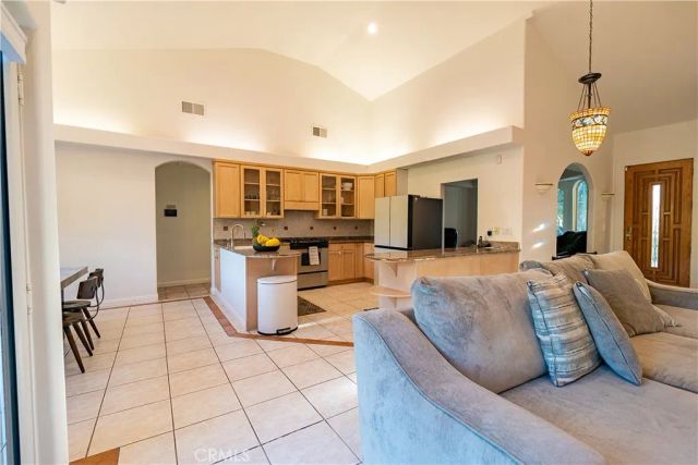 9240 Encino, Northridge, CA 91325