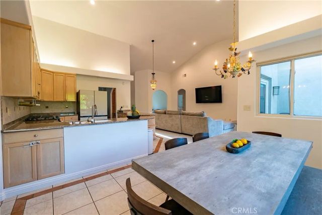 9240 Encino, Northridge, CA 91325