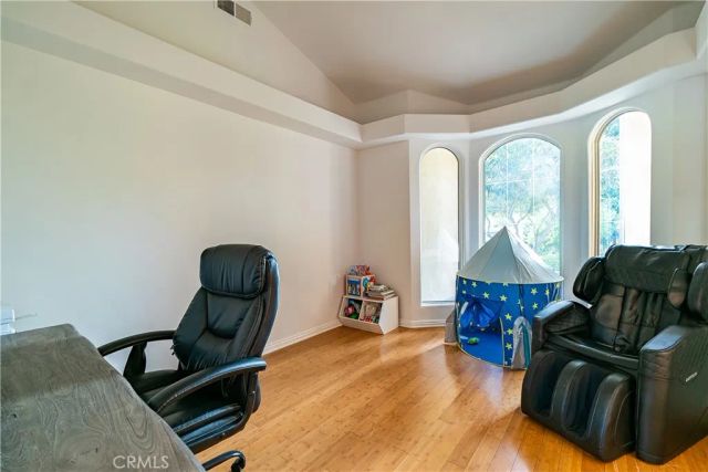 9240 Encino, Northridge, CA 91325