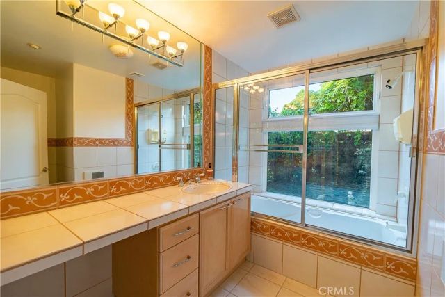 9240 Encino, Northridge, CA 91325