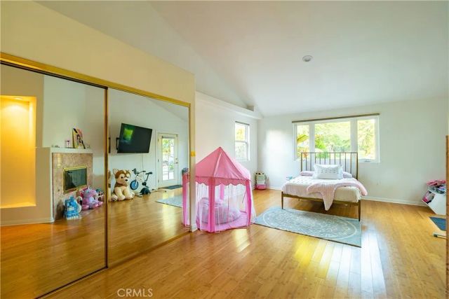 9240 Encino, Northridge, CA 91325