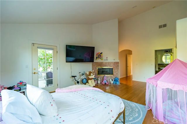 9240 Encino, Northridge, CA 91325