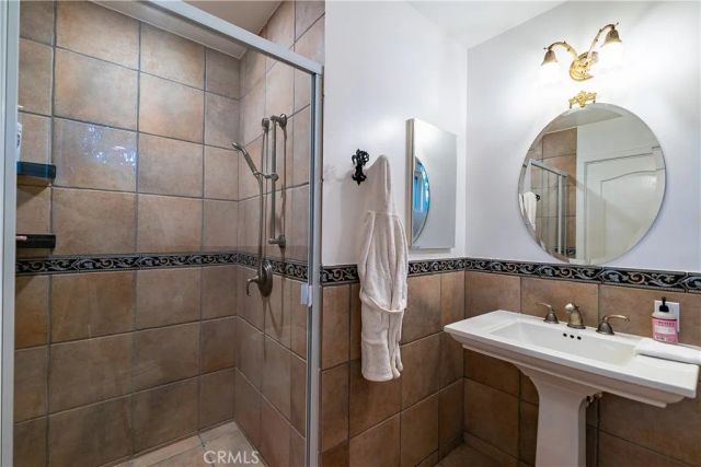 9240 Encino, Northridge, CA 91325