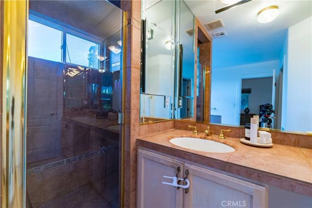 9240 Encino, Northridge, CA 91325