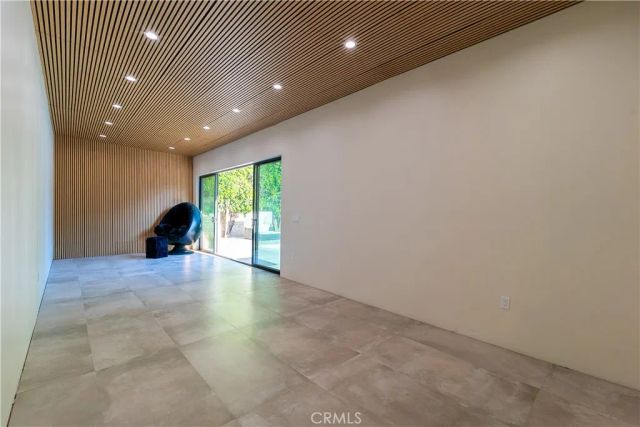 9240 Encino, Northridge, CA 91325