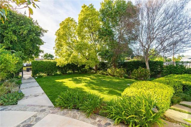 9240 Encino, Northridge, CA 91325
