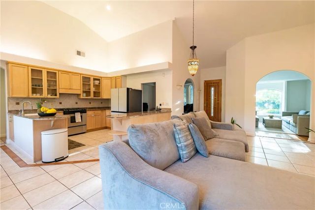 9240 Encino, Northridge, CA 91325
