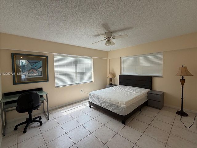 16508 NE 26th Ave 201, North Miami Beach, FL 33160