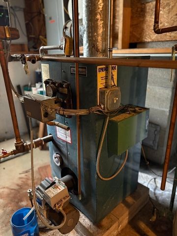 810 Tremont St, Dighton, MA 02764