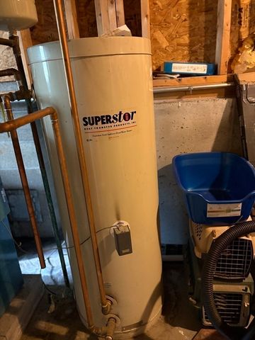 810 Tremont St, Dighton, MA 02764