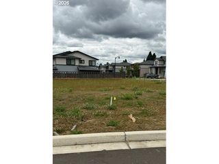 16348 Se MULTNOMAH FALLS Dr 820, Happy Valley, OR 97086