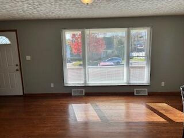 32 New Uri Avenue, Florence, KY 41042