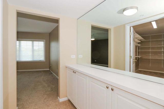 740 Creekside Drive 501, Mount Prospect, IL 60056