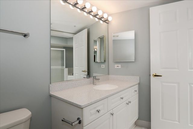 740 Creekside Drive 501, Mount Prospect, IL 60056