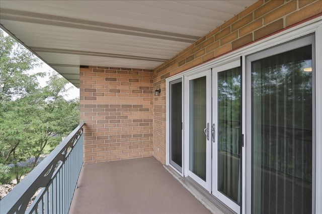 740 Creekside Drive 501, Mount Prospect, IL 60056
