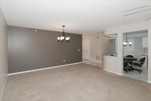 740 Creekside Drive 501, Mount Prospect, IL 60056