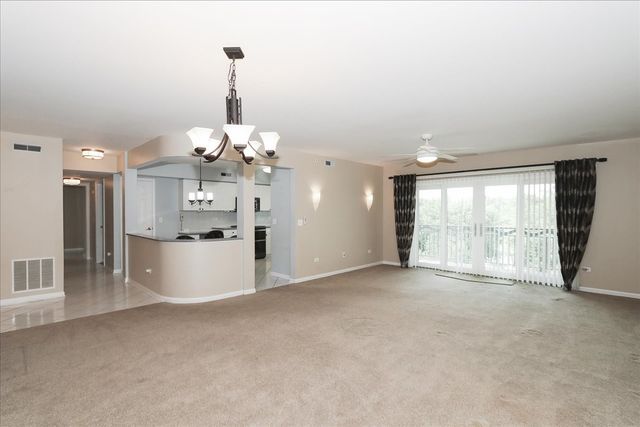 740 Creekside Drive 501, Mount Prospect, IL 60056