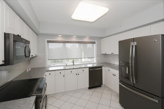 740 Creekside Drive 501, Mount Prospect, IL 60056
