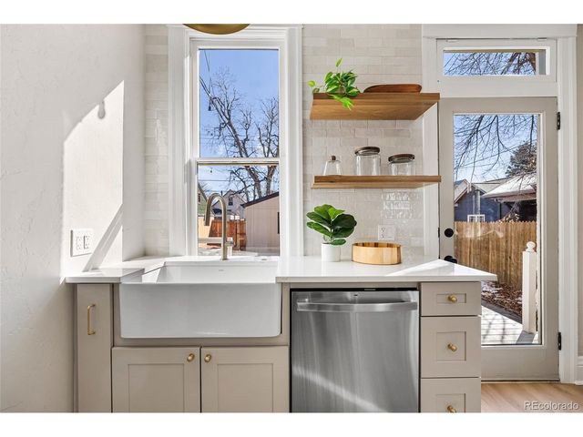 1042 S Pearl St, Denver, CO 80209