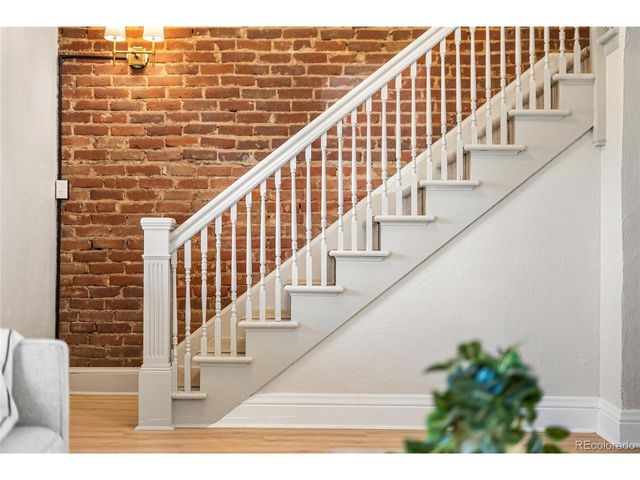 1042 S Pearl St, Denver, CO 80209