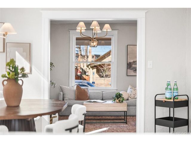 1042 S Pearl St, Denver, CO 80209